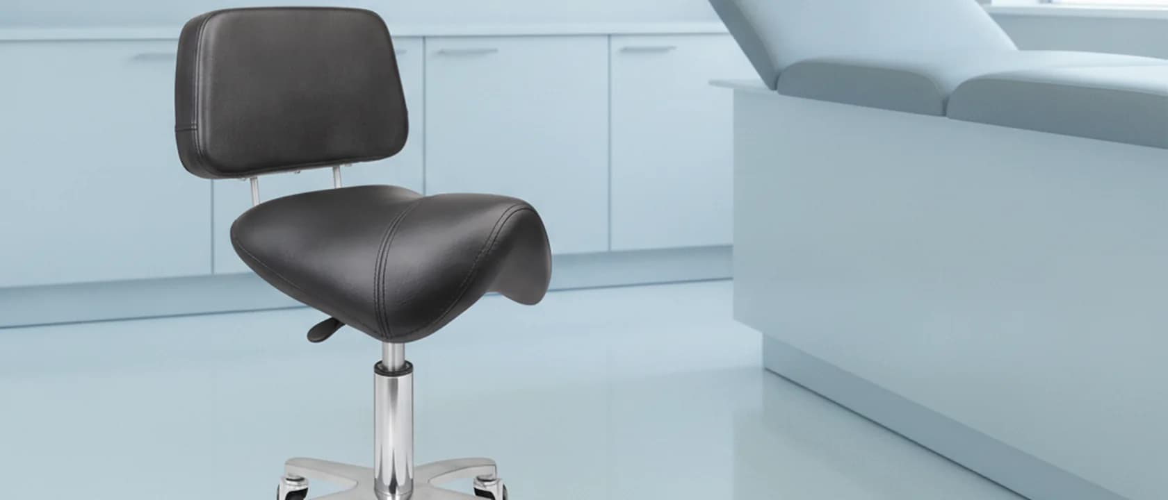 Sattelsitz mit Rückenlehne für Praxis, Studio und Werkstatt